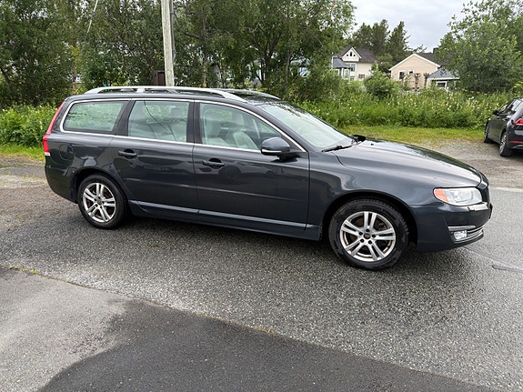Volvo V70 4 of 22