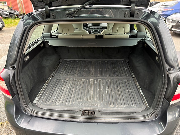 Volvo V70 8 of 22