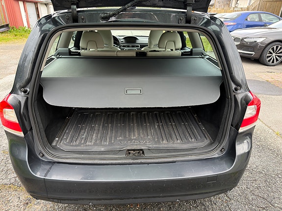 Volvo V70 7 of 22