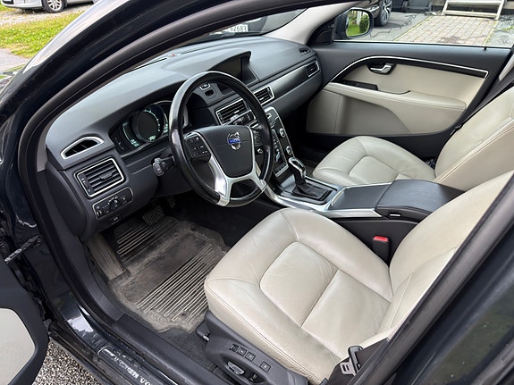 Volvo V70 12 of 22