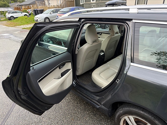 Volvo V70 18 of 22