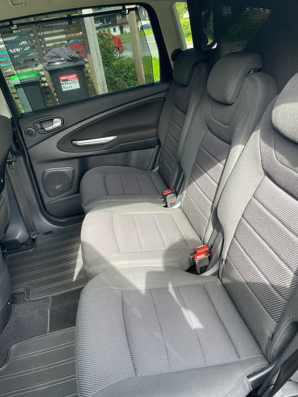 Ford S-MAX 3 of 7