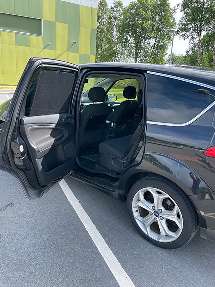 Ford S-MAX 4 of 7