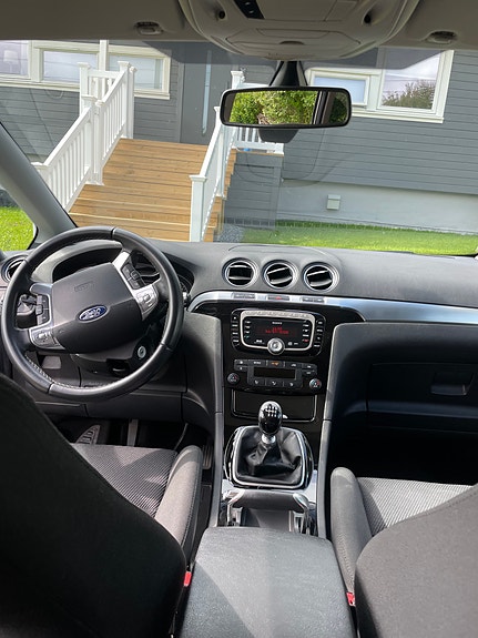 Ford S-MAX 2 of 7
