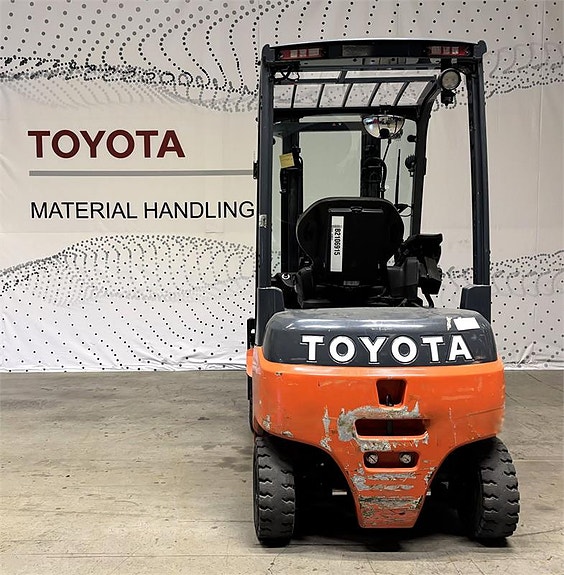Toyota 8FBMK20T 2 of 4