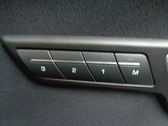 Land Rover Range Rover Evoque 16 of 30