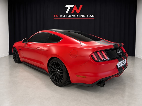 Ford Mustang 9 of 22