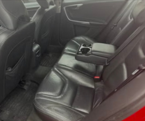 Volvo S60 4 of 5