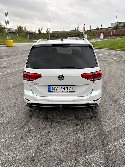 Volkswagen Touran 3 of 14