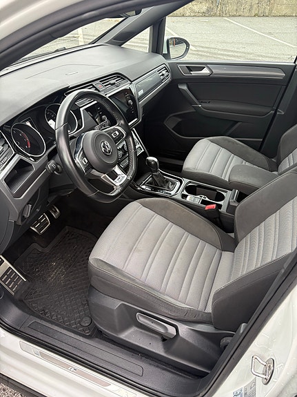 Volkswagen Touran 7 of 14