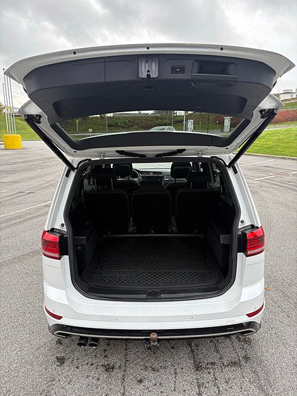 Volkswagen Touran 6 of 14