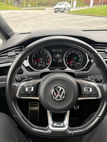 Volkswagen Touran 9 of 14