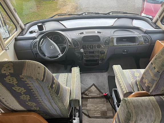 Mercedes-Benz Sprinter 5 of 9