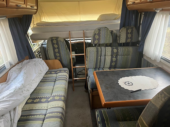 Mercedes-Benz Sprinter 6 of 9