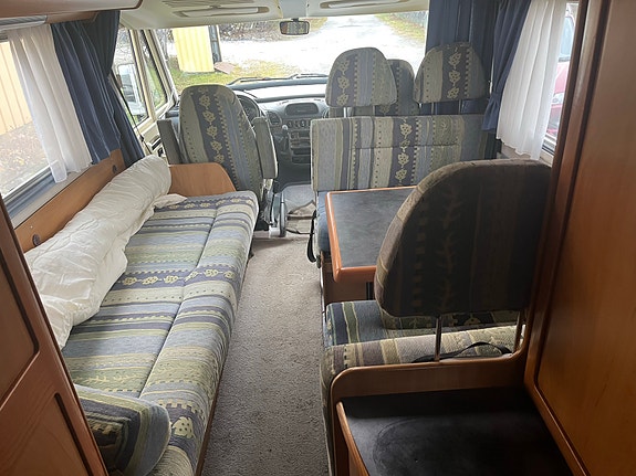 Mercedes-Benz Sprinter 4 of 9