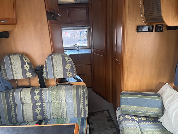 Mercedes-Benz Sprinter 7 of 9