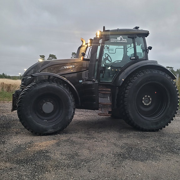 Valtra T234Direct 2 of 23