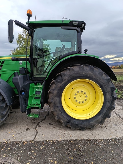 John Deere 6215R 4 of 5