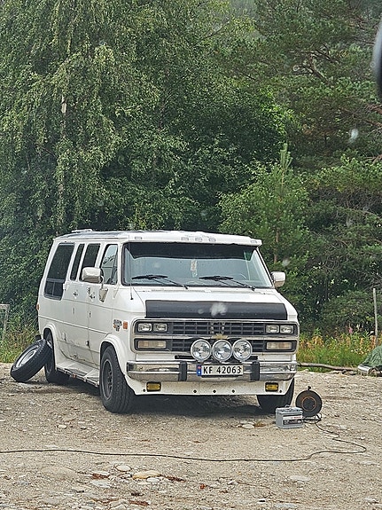 Chevrolet G30 3 of 10