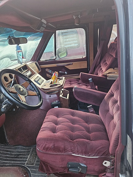 Chevrolet G30 7 of 10