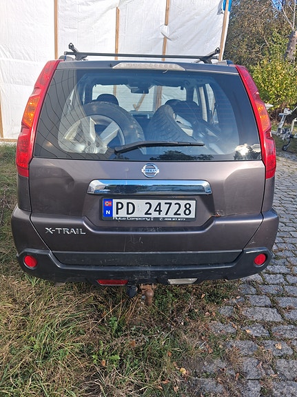 Nissan X-Trail 4 of 14