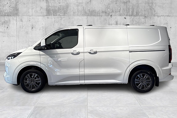 Ford Transit Custom 2 of 26