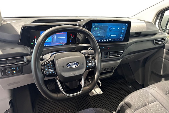 Ford Transit Custom 16 of 26