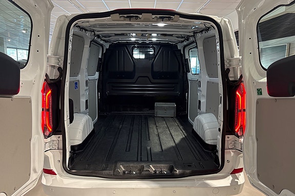 Ford Transit Custom 23 of 26