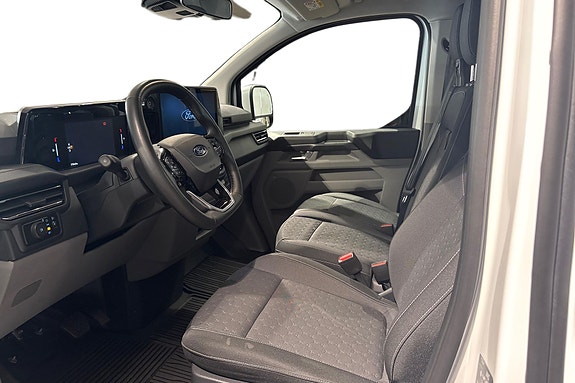 Ford Transit Custom 9 of 26