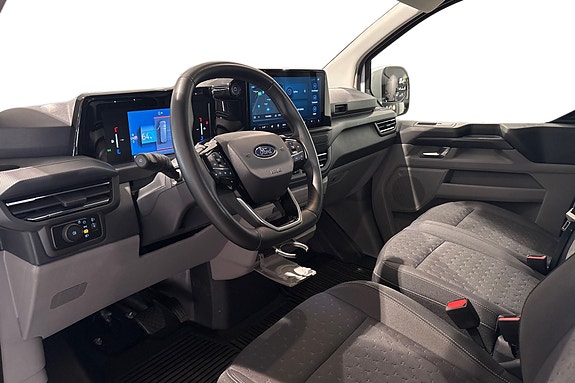 Ford Transit Custom 14 of 26