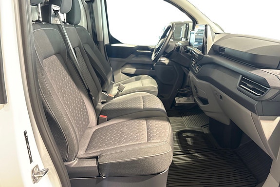 Ford Transit Custom 21 of 26
