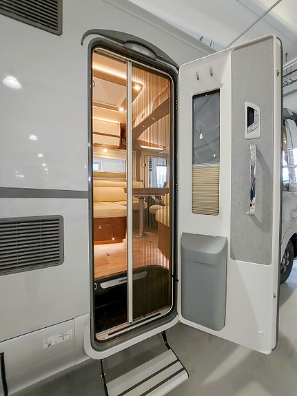 Hymer BML I 780 14 of 21