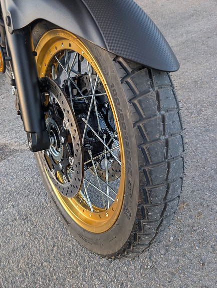 Suzuki DL 650 V-Strom XT 9 of 15