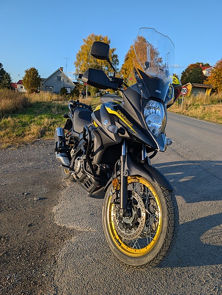 Suzuki DL 650 V-Strom XT 10 of 15