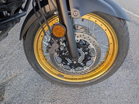 Suzuki DL 650 V-Strom XT 8 of 15