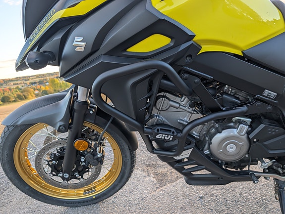 Suzuki DL 650 V-Strom XT 3 of 15
