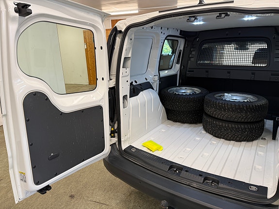 Volkswagen Caddy 21 of 22