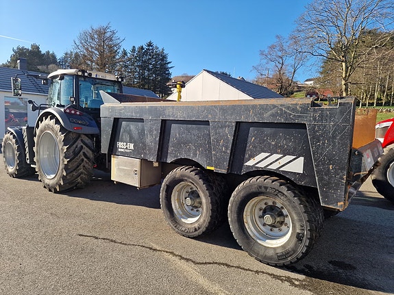 Fendt 722 med Foss Eik dumperhenger og to sett dekk og ny fres, til salgs – Klar for brøyting og anlegg! 10 of 29