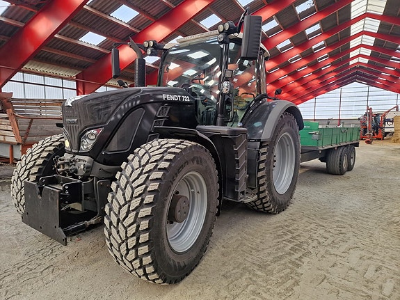 Fendt 722 med Foss Eik dumperhenger og to sett dekk og ny fres, til salgs – Klar for brøyting og anlegg! 4 of 29