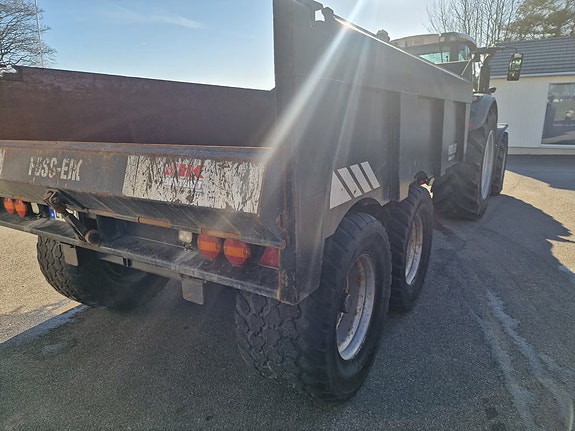 Fendt 722 med Foss Eik dumperhenger og to sett dekk og ny fres, til salgs – Klar for brøyting og anlegg! 5 of 29