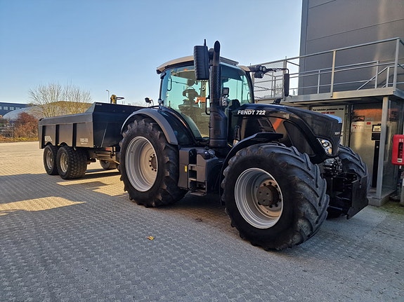 Fendt 722 med Foss Eik dumperhenger og to sett dekk og ny fres, til salgs – Klar for brøyting og anlegg! 7 of 29