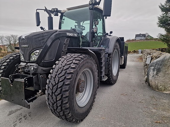 Fendt 722 med Foss Eik dumperhenger og to sett dekk og ny fres, til salgs – Klar for brøyting og anlegg! 3 of 29