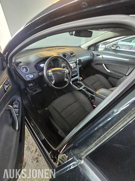 Ford Mondeo 5 of 10