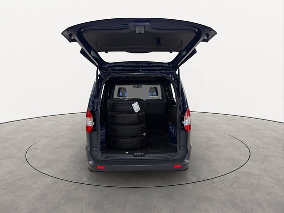 Ford Transit Courier 11 of 30