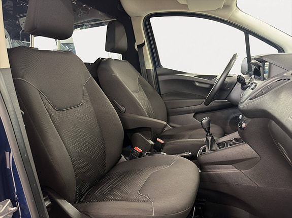 Ford Transit Courier 15 of 30