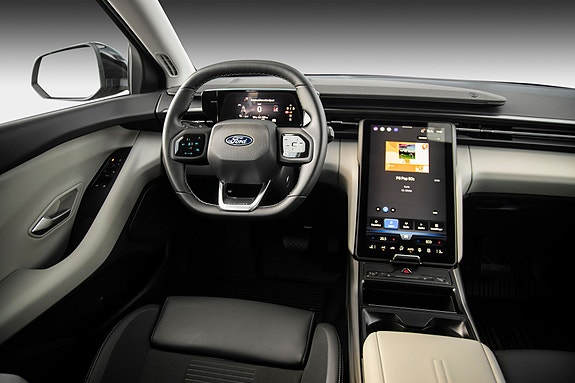 Ford Explorer 25 of 29