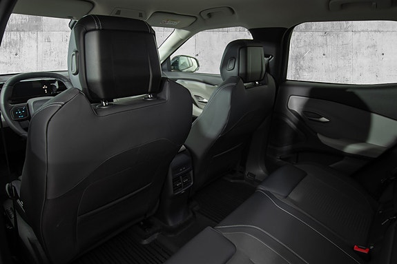Ford Explorer 18 of 24