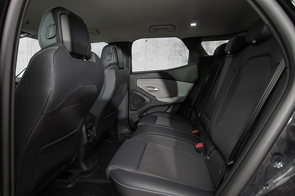 Ford Explorer 17 of 24