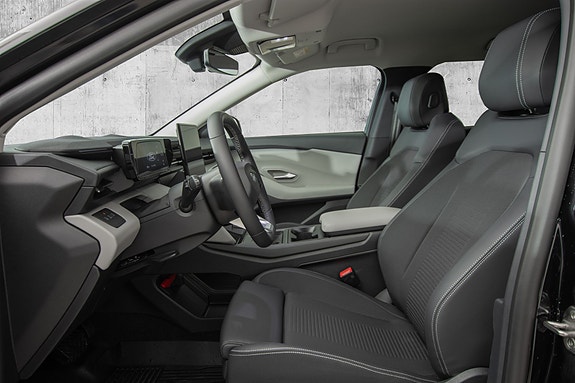 Ford Explorer 10 of 24