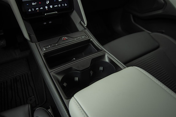 Ford Explorer 16 of 24
